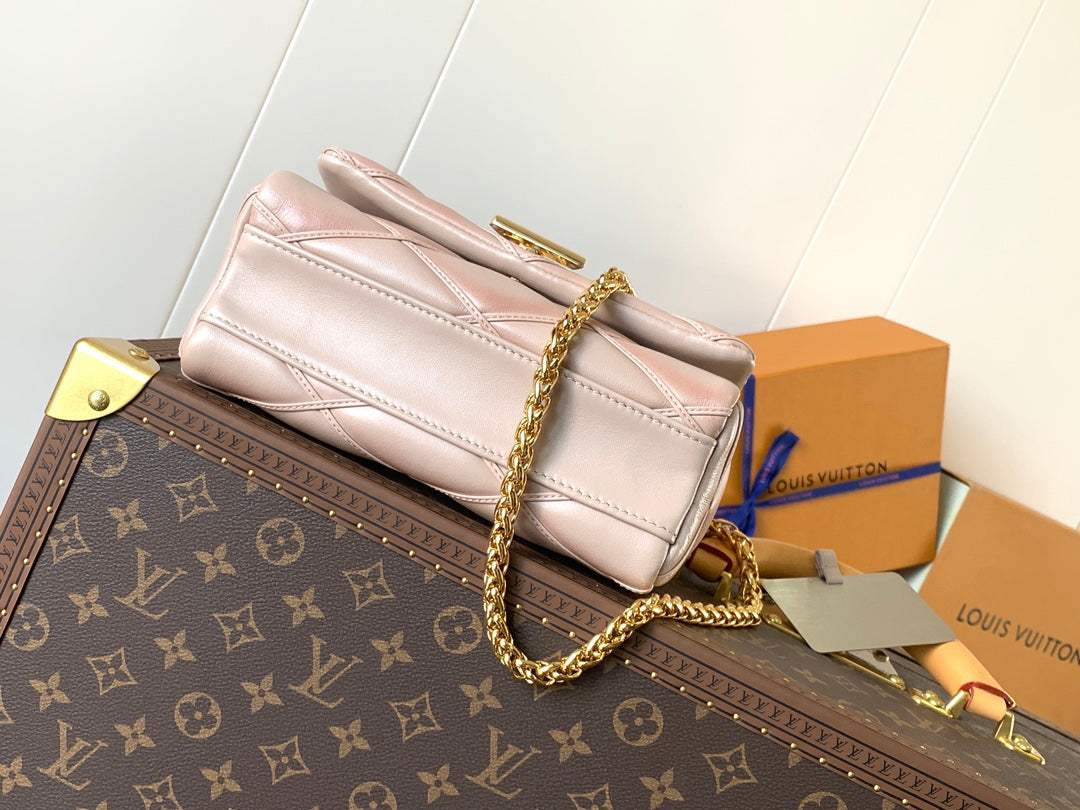 LV 25S GO-14 MM 23 IN LIGHT PINK QUILTED LAMBSKIN GOLD HARDWARE