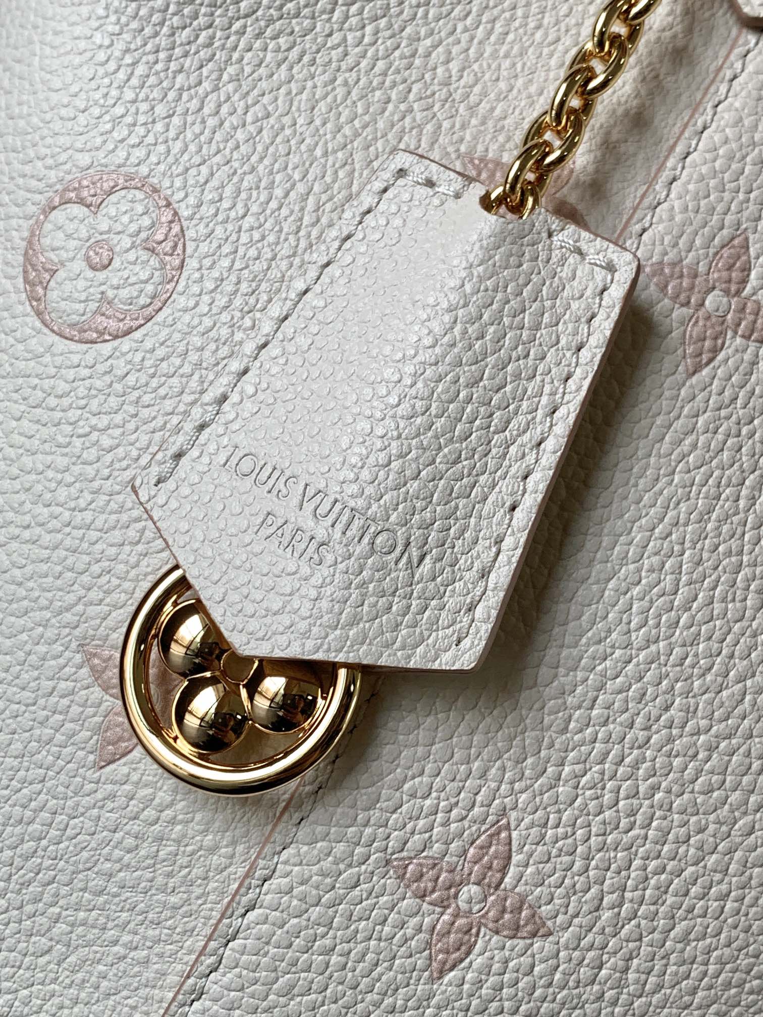NÉONOÉ 26 IN WHITE AND PINK MONOGRAM CANVAS