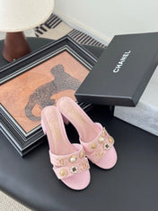 MULE SLIDE SANDALS IN PINK LAMBSKIN WITH LOGO STICKER DETAIL