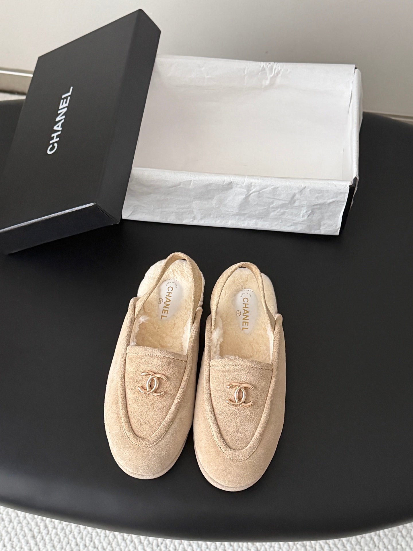 CHANEL 26S SLINGBACK LOAFERS IN BEIGE SUEDE AND SHEARLING LINING