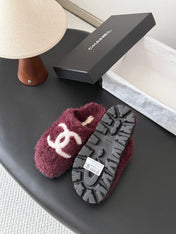 CHANEL 26S SLIDE SANDALS IN BURGUNDY SHEARLING UPPER AND LINING WITH WHITE CC LOGO