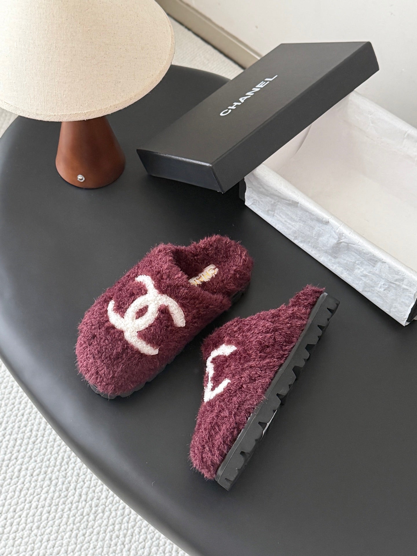 CHANEL 26S SLIDE SANDALS IN BURGUNDY SHEARLING UPPER AND LINING WITH WHITE CC LOGO