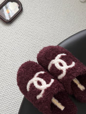 CHANEL 26S SLIDE SANDALS IN BURGUNDY SHEARLING UPPER AND LINING WITH WHITE CC LOGO