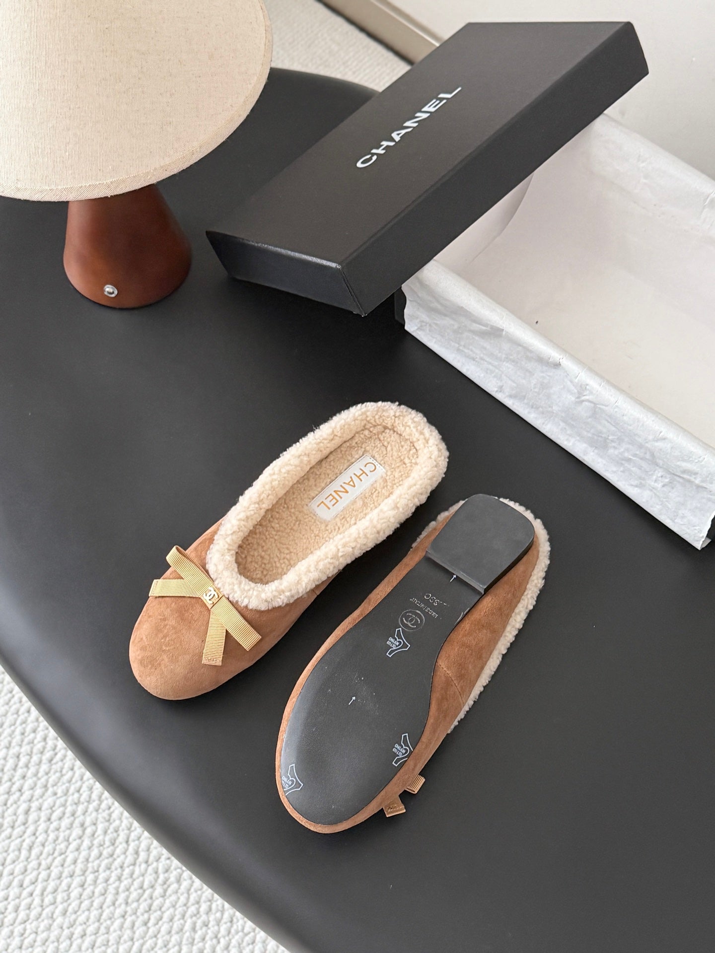 CHANEL 26S MULES IN LIGHT BROWN SUEDE AND SHEARLING
