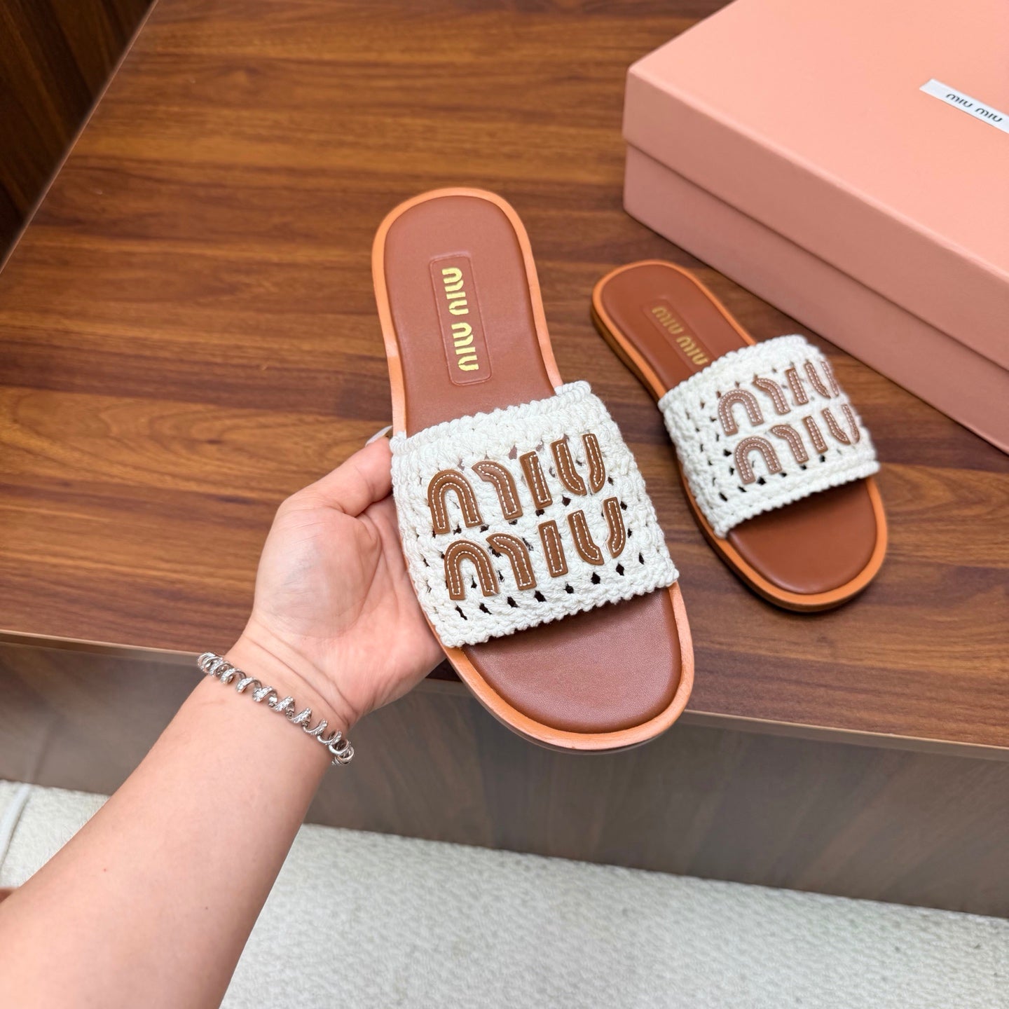 MIUMIU 26S CROCHET SLIDE SANDALS IN WHITE WOOL AND BROWN CALFSKIN