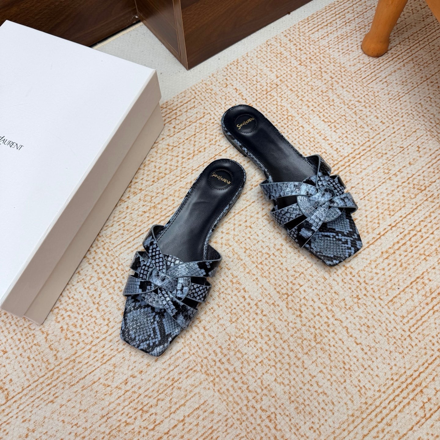 YSL 26S SANDALS IN BLUE AND BLACK SNAKESKIN