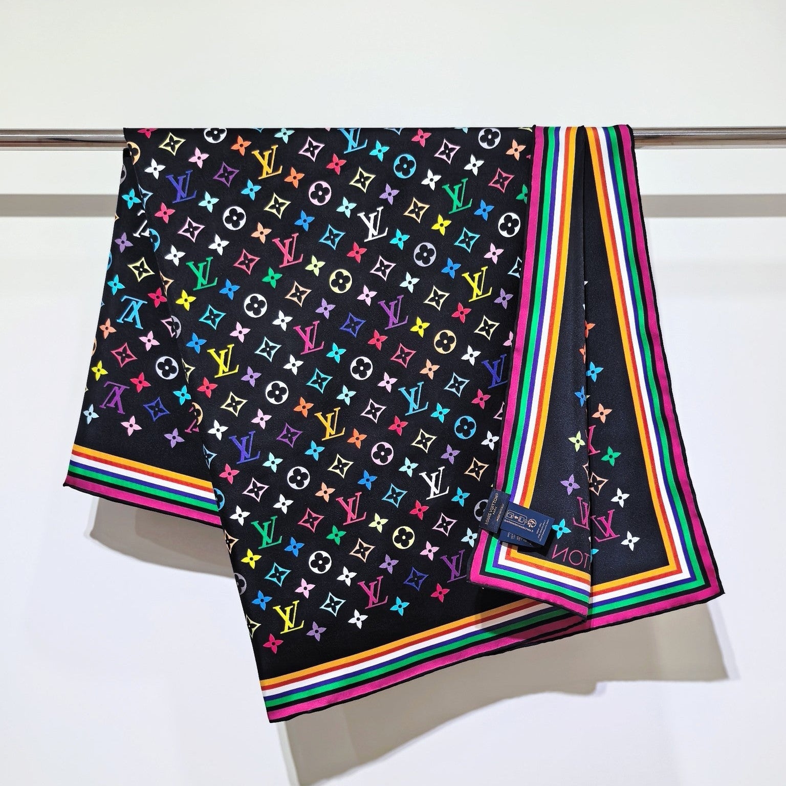 LV 26S SCARF 90 IN SILK 320847