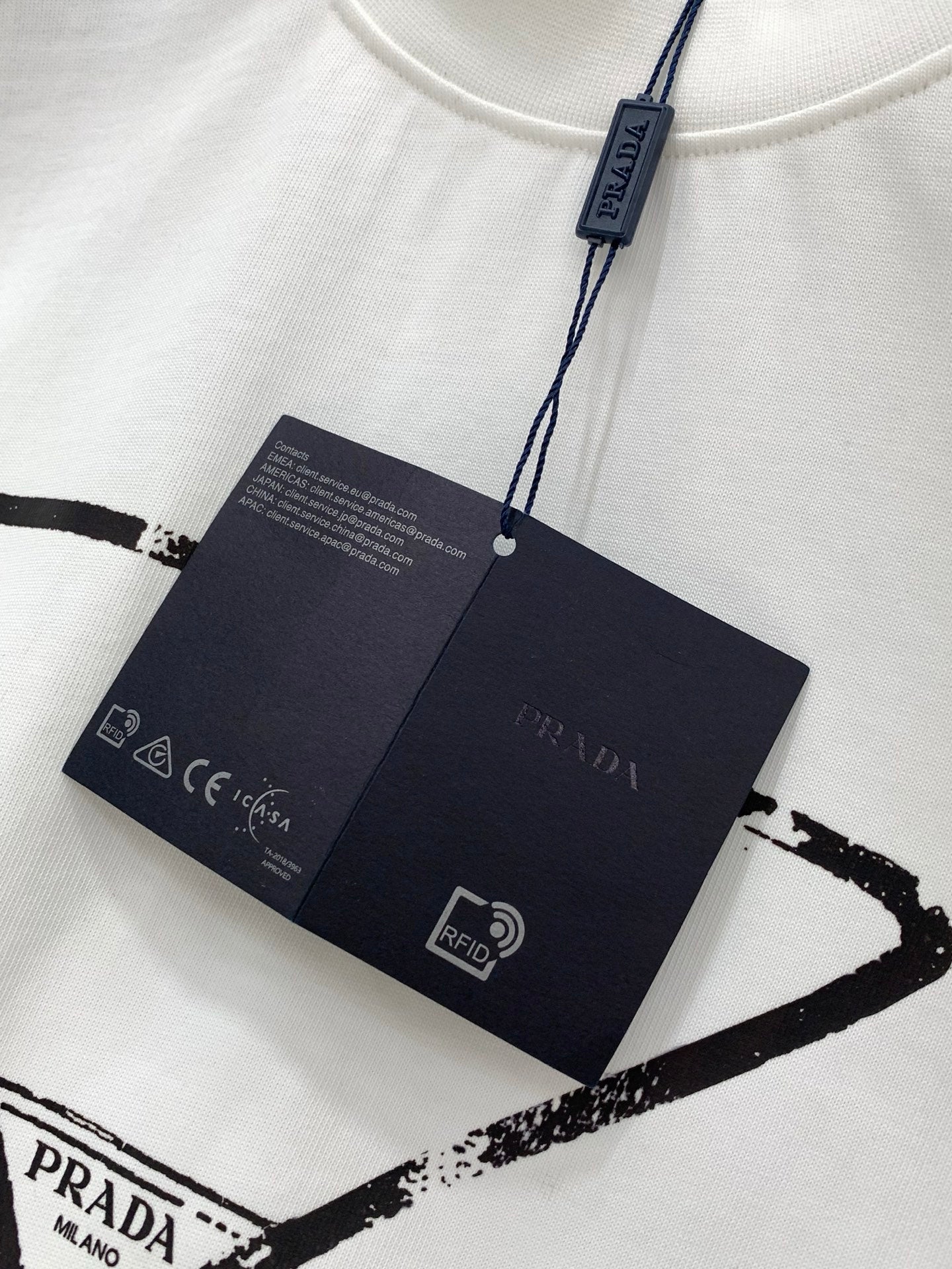 PRADA 26S SHORT-SLEEVE LOGO T-SHIRT 1126