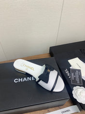 BOW SLIPPERS IN WHITE LAMBSKIN