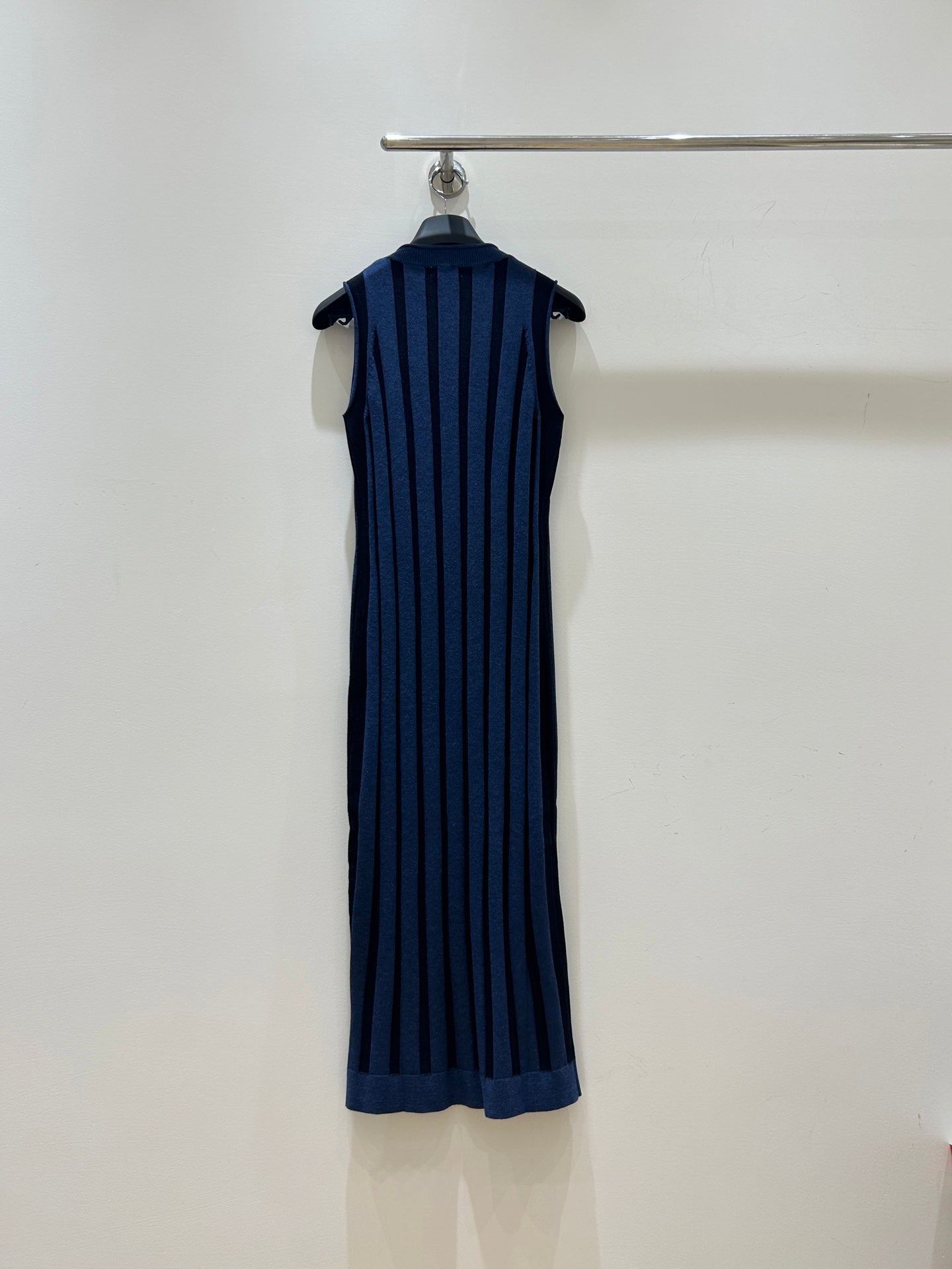 LOEWE SLEEVELESS DRESS STYLE 182