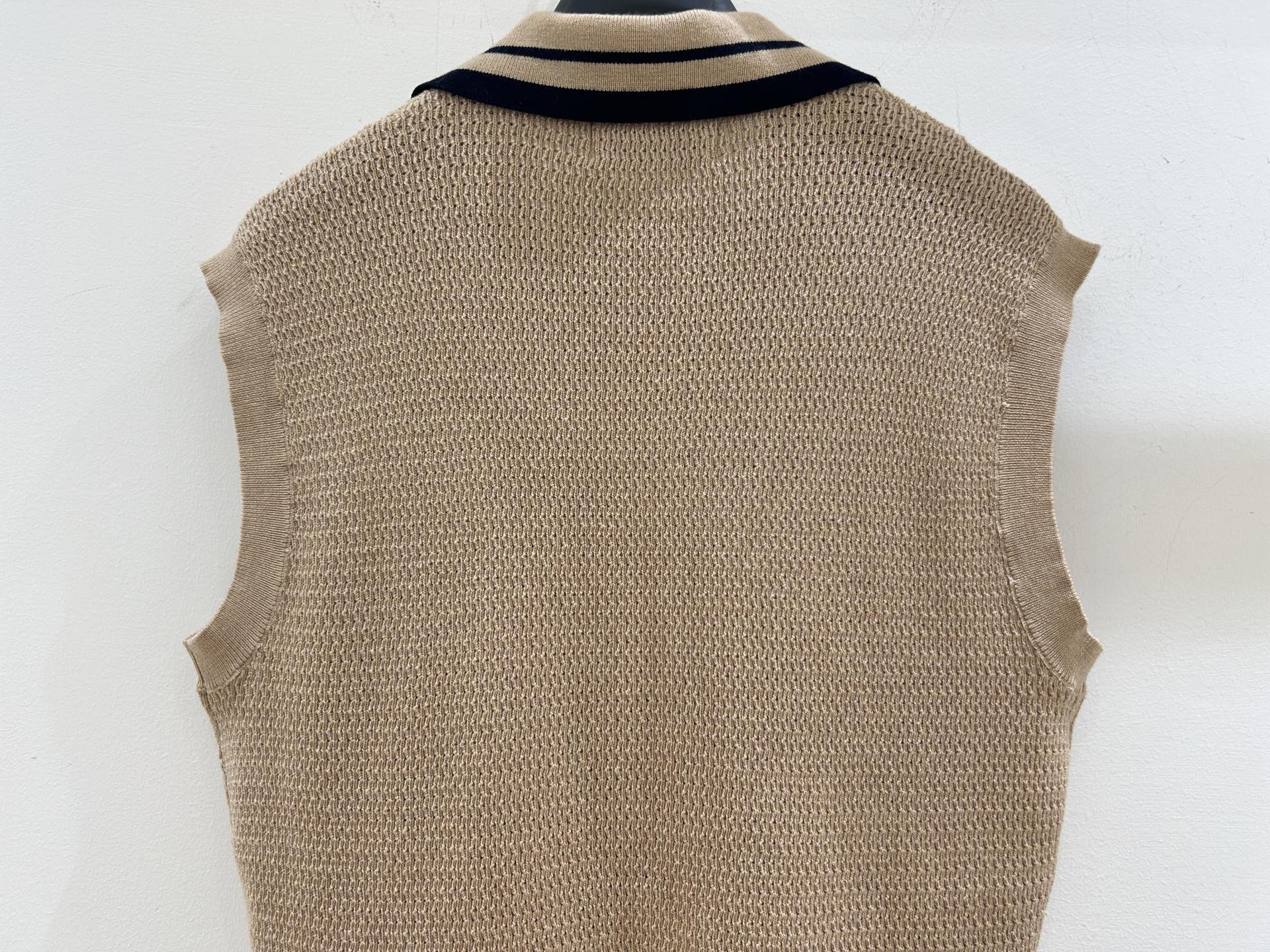 MIUMIU 26S SLEEVELESS KNIT POLO TOP 1415