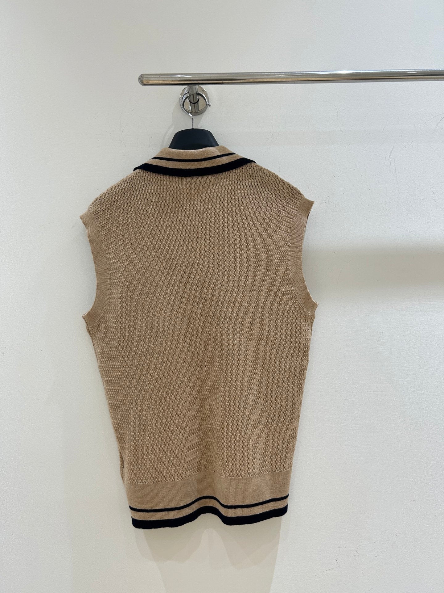 MIUMIU 26S SLEEVELESS KNIT POLO TOP 1415