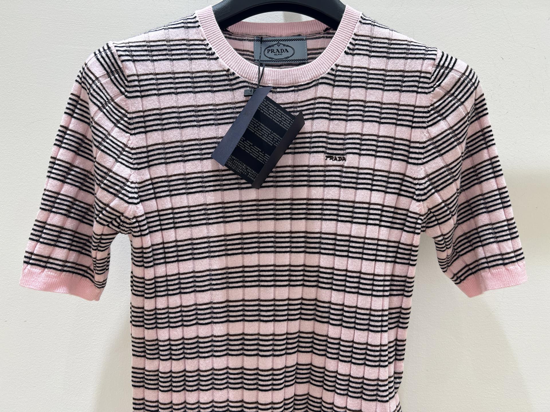 PRADA 26S SHORT-SLEEVE KNIT TOP 1296