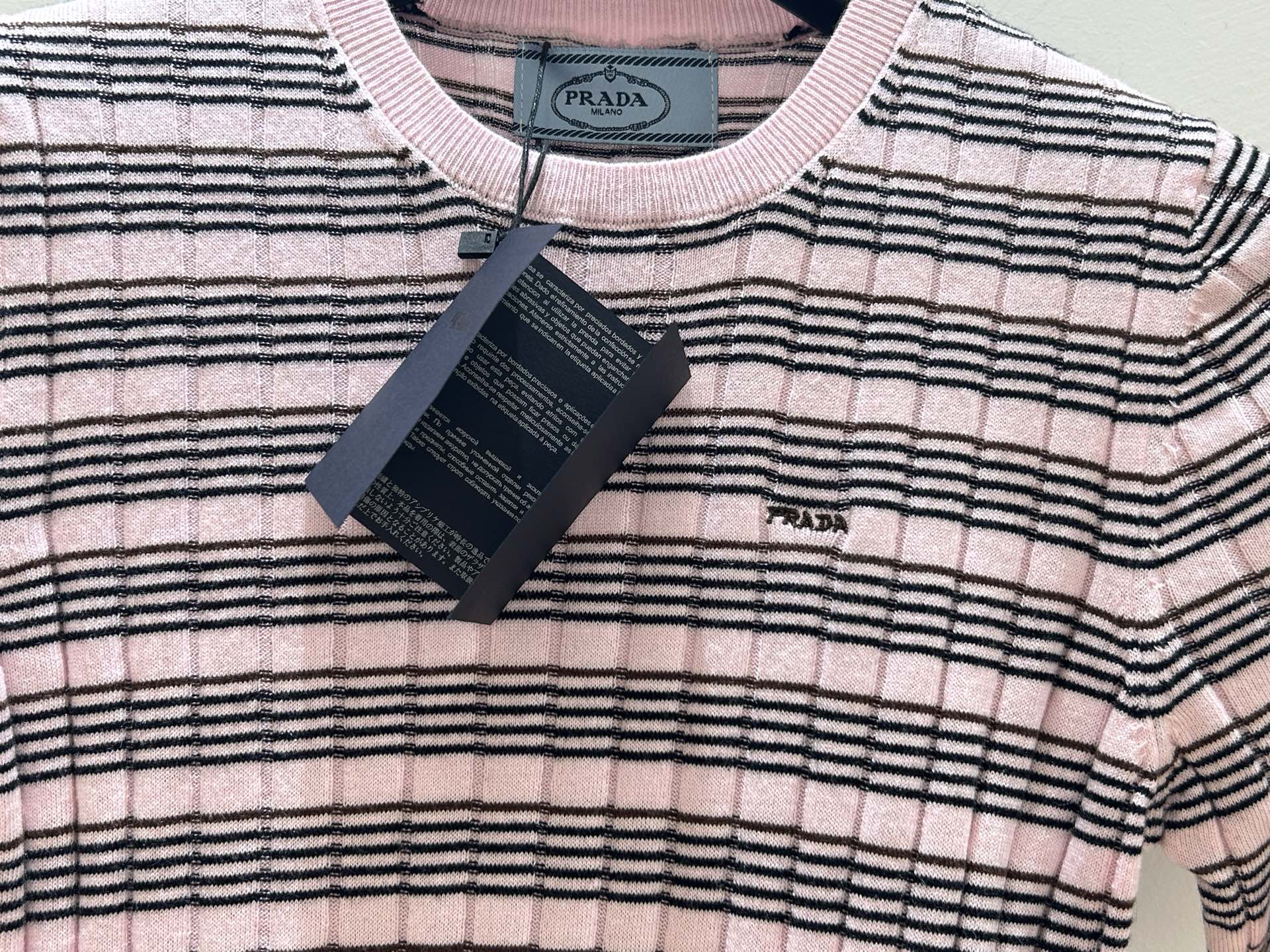PRADA 26S SHORT-SLEEVE KNIT TOP 1296