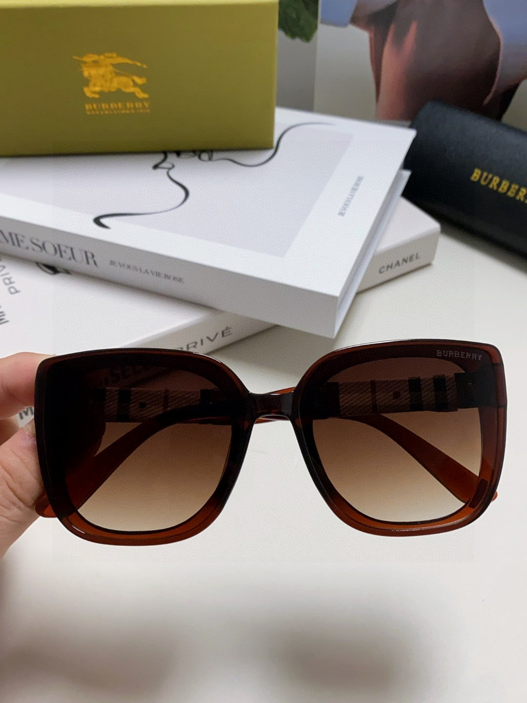 BURBERRY 26S SQUARE FRAME IN ACETATE 408351