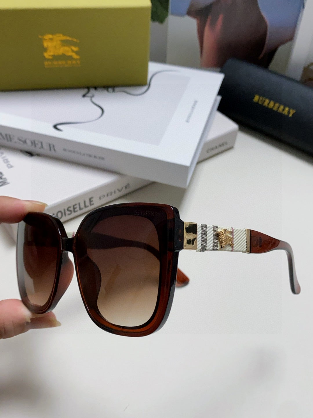 BURBERRY 26S SQUARE FRAME IN ACETATE 408351