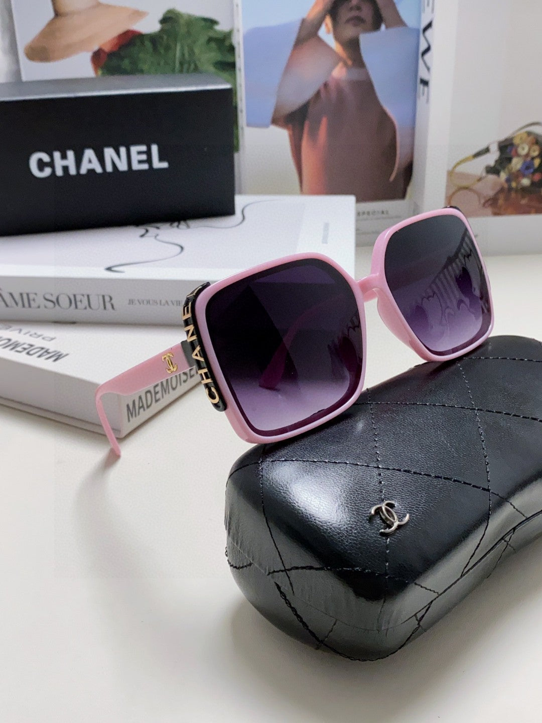 CHANEL 26S OVERSIZED SQUARE SHAPE IN ACETATE 399823