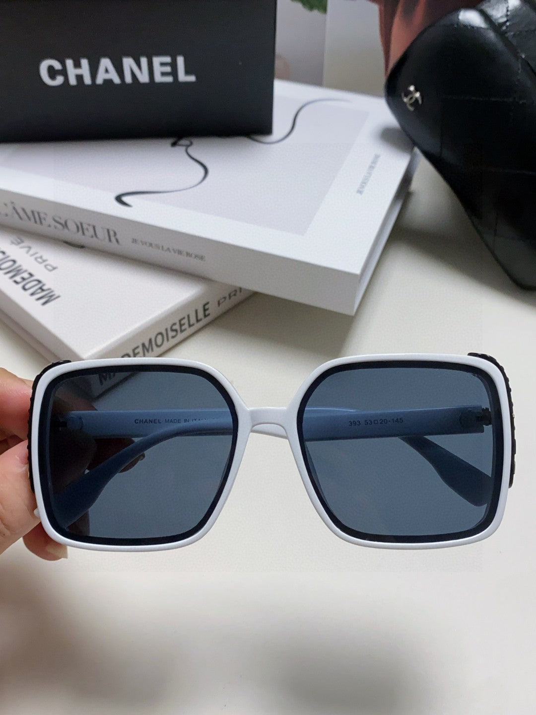 CHANEL 26S OVERSIZED SQUARE SHAPE IN ACETATE 399824