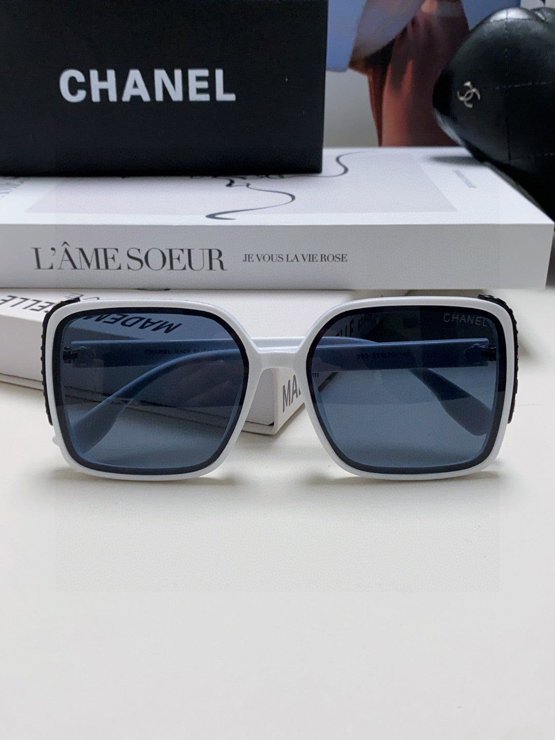 CHANEL 26S OVERSIZED SQUARE SHAPE IN ACETATE 399824