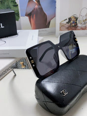 CHANEL 26S OVERSIZED SQUARE SHAPE IN ACETATE 399829