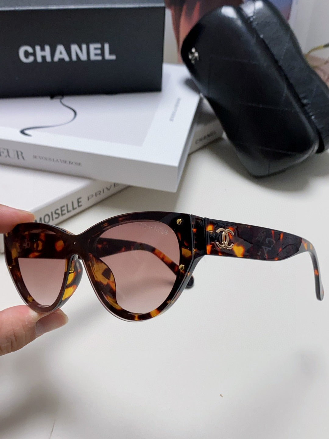 CHANEL 26S CAT EYE SHAPE IN ACETATE 399835