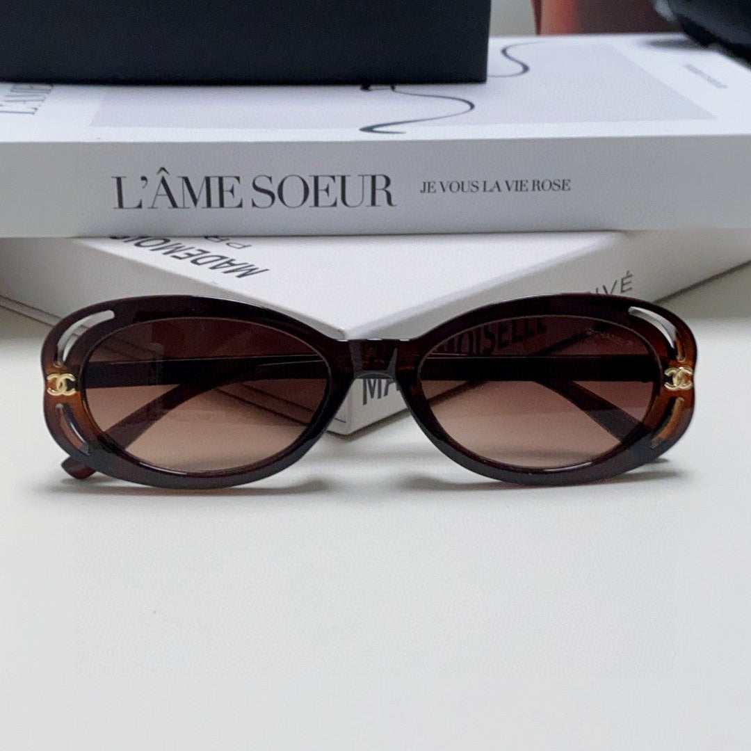 CHANEL 26S OVAL SHAPE IN ACETATE 399837