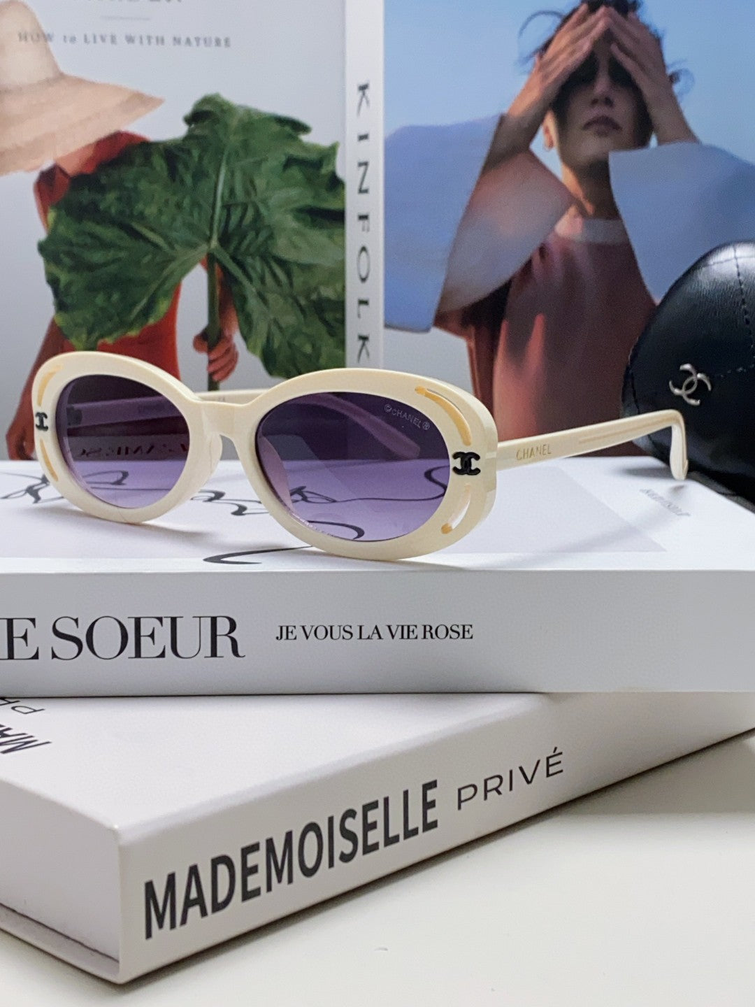 CHANEL 26S OVAL SHAPE IN ACETATE 399838