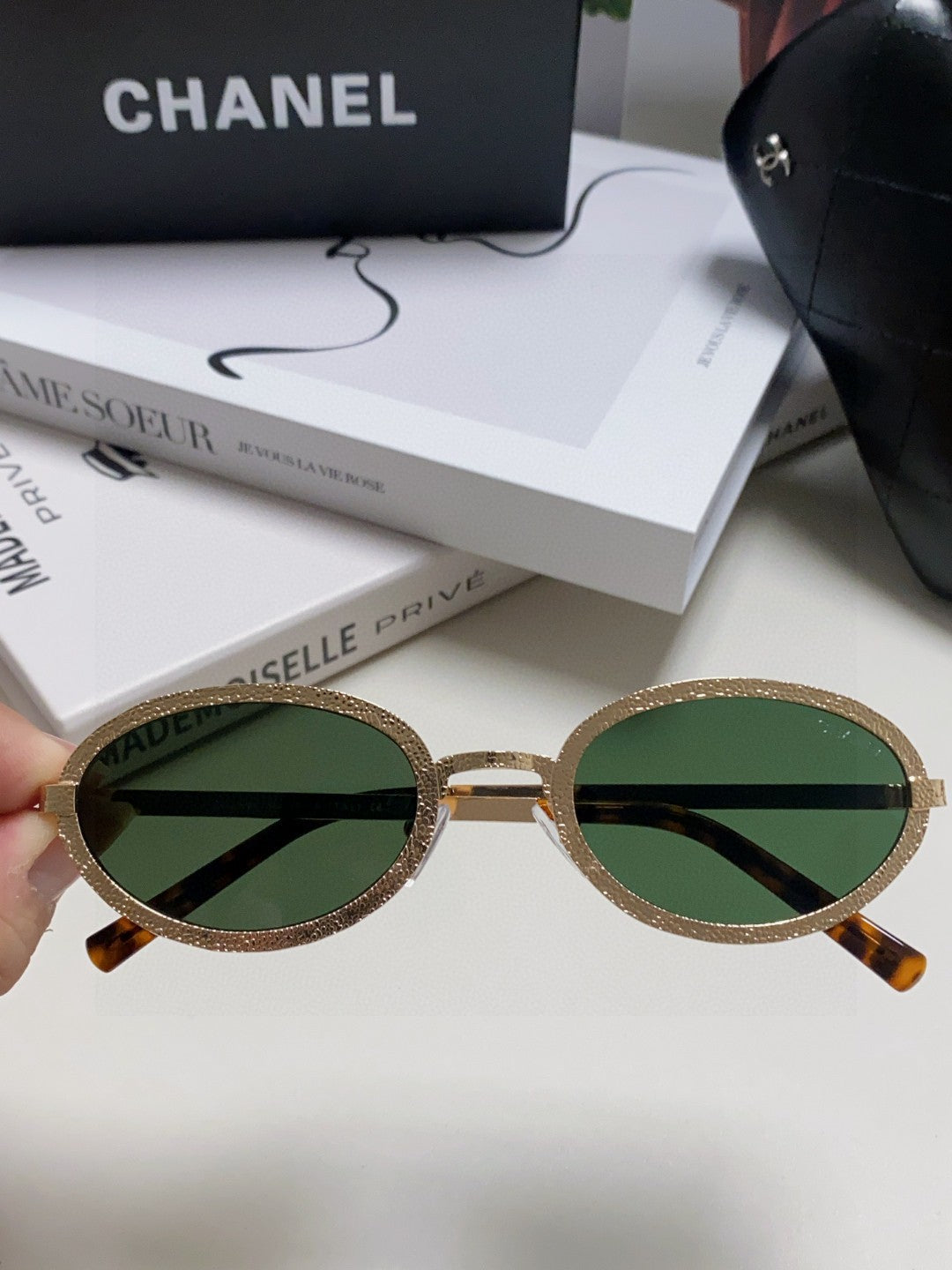 CHANEL 26S OVAL FRAME IN ACETATE 399842