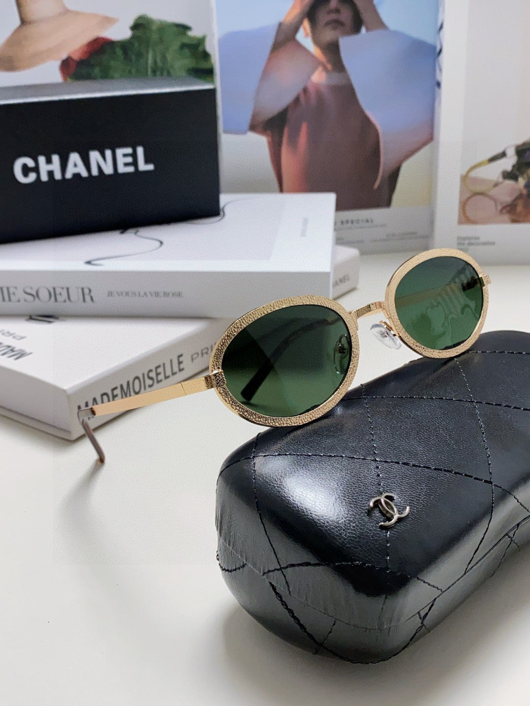 CHANEL 26S OVAL FRAME IN ACETATE 399842