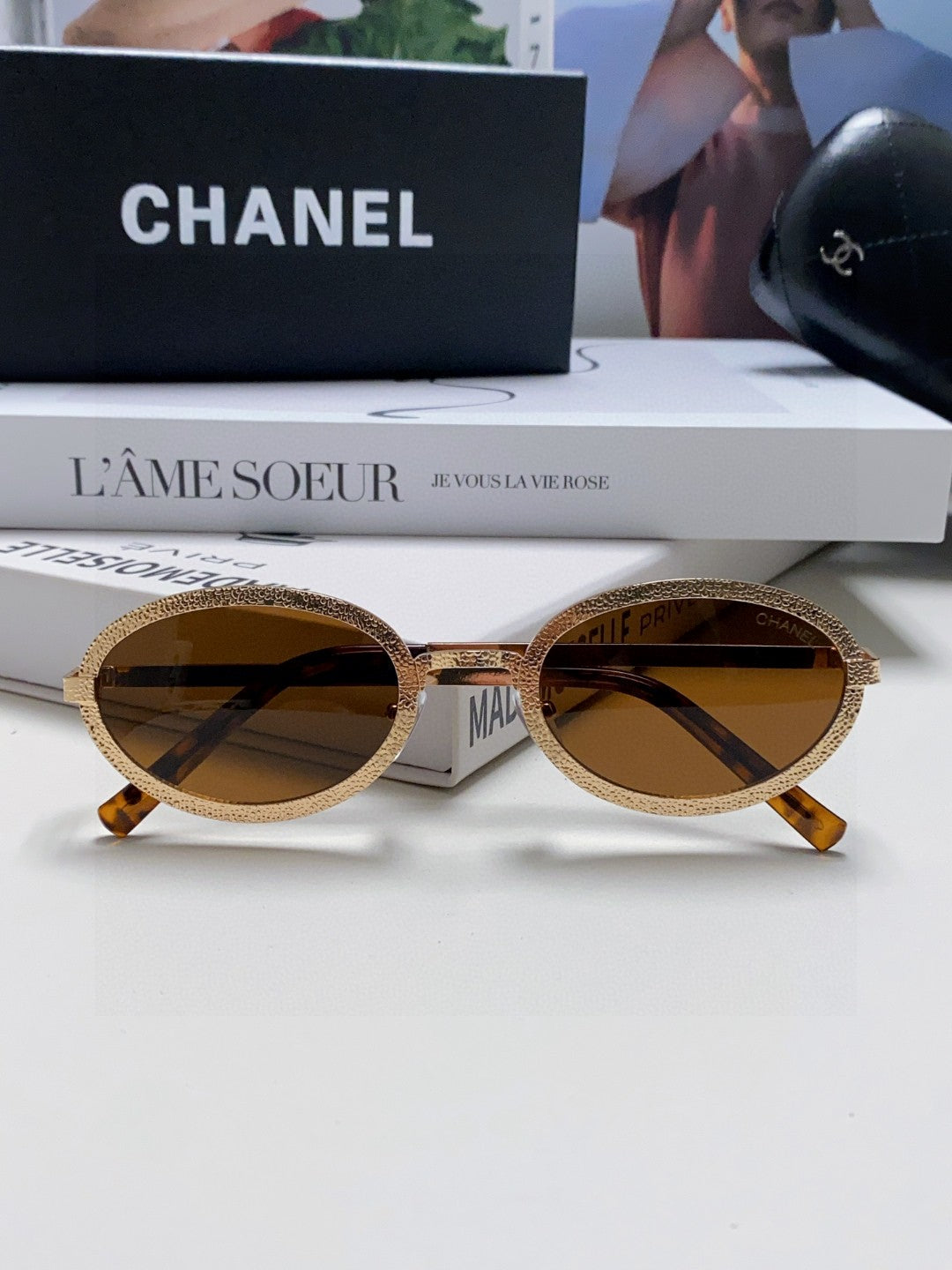CHANEL 26S OVAL FRAME IN ACETATE 399843