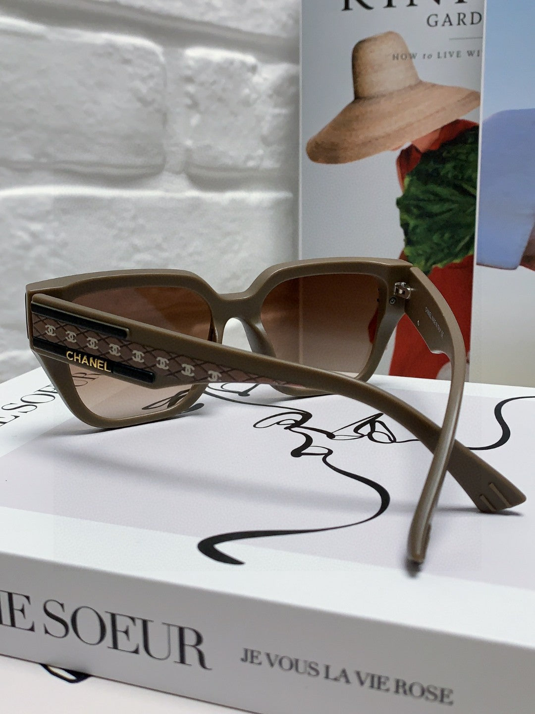 CHANEL 26S OVERSIZE SQUARE FRAME IN ACETATE 404638