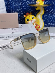 MONTAIGNE SUNGLASS 560858 IN IVORY ACETATE GREY YELLOW SMOKE LENSES