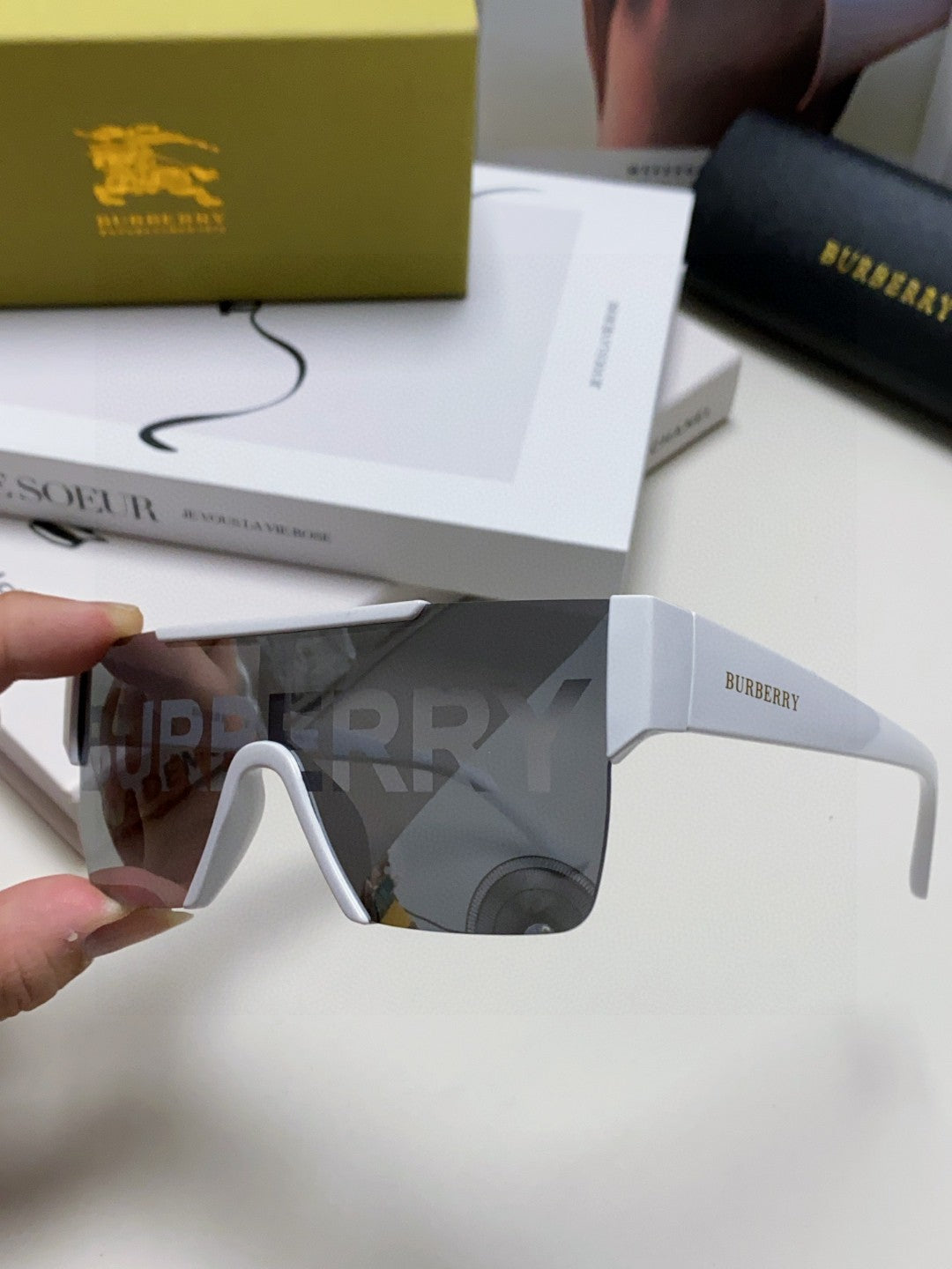 BURBERRY 26S SHIELD FRAME IN ACETATE 417208