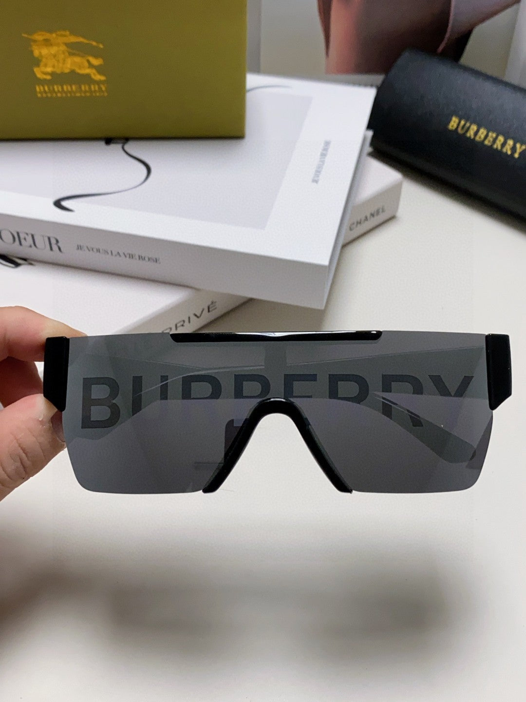 BURBERRY 26S SHIELD FRAME IN ACETATE 417209