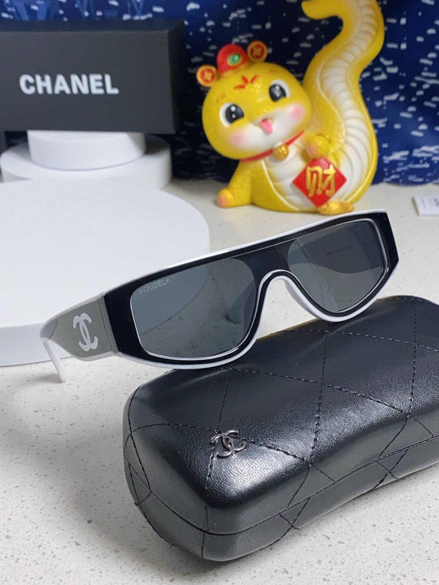 CHANEL 26S SHIELD FRAME IN ACETATE 417173