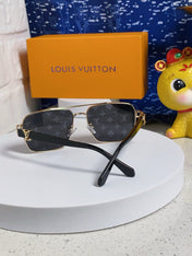 SIGNATURE SQUARE SUNGLASSES 567473 IN GOLD METAL MONOGRAM ON LENSES