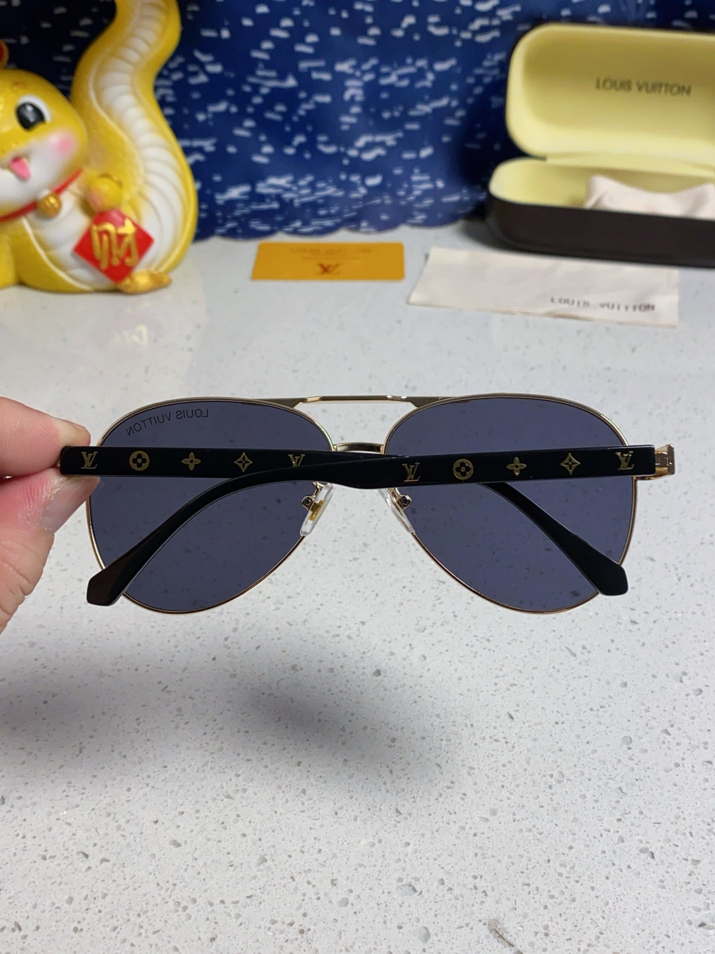 PILOT SUNGLASSES 571635 IN GOLD METAL BLACK LENSES MONOGRAM LOGO