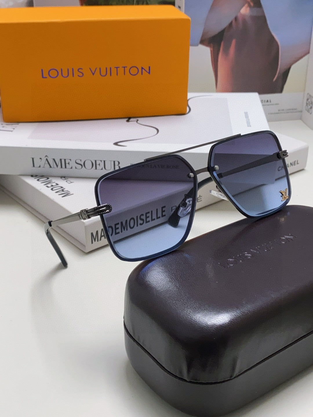 SQUARE SUNGLASSES 570263 IN BLACK METAL GREY SMOKE LENS