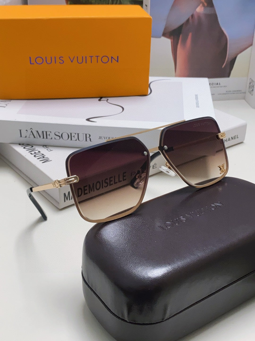 SQUARE SUNGLASSES 570264 IN GOLD METAL BROWN SMOKE LENS