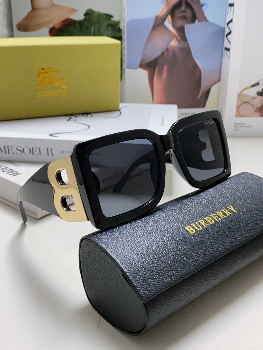 BURBERRY 26S OVERSIZED SQUARE FRAME IN ACETATE 424561