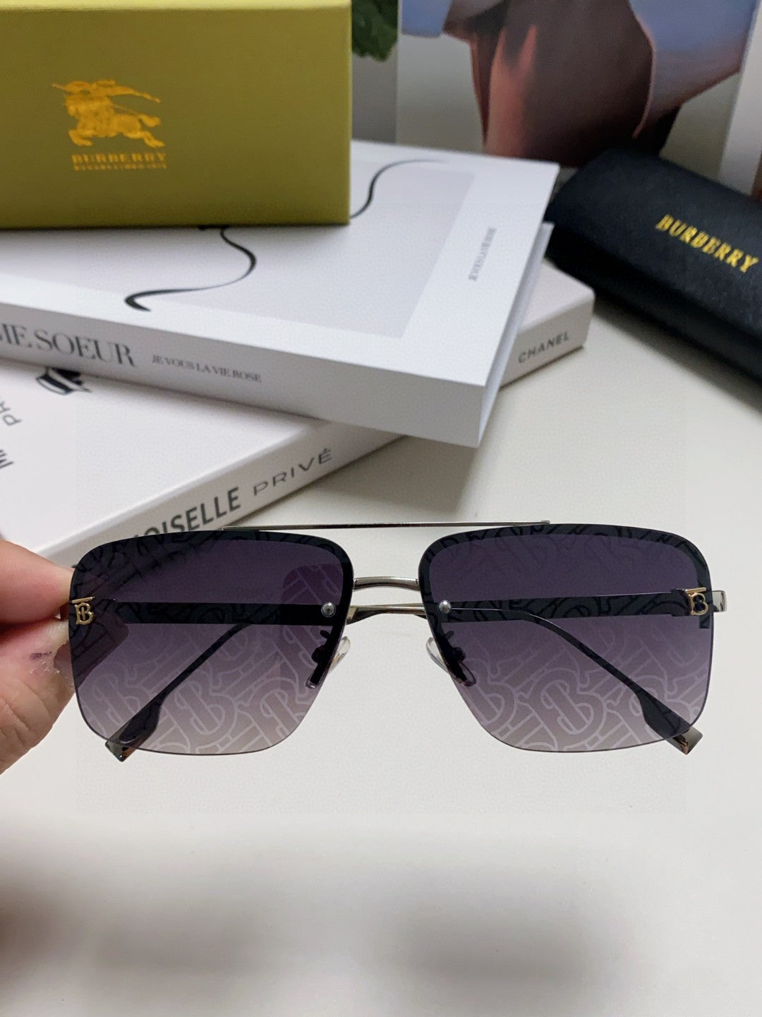 BURBERRY 26S RECTANGULAR FRAME IN METAL 424562