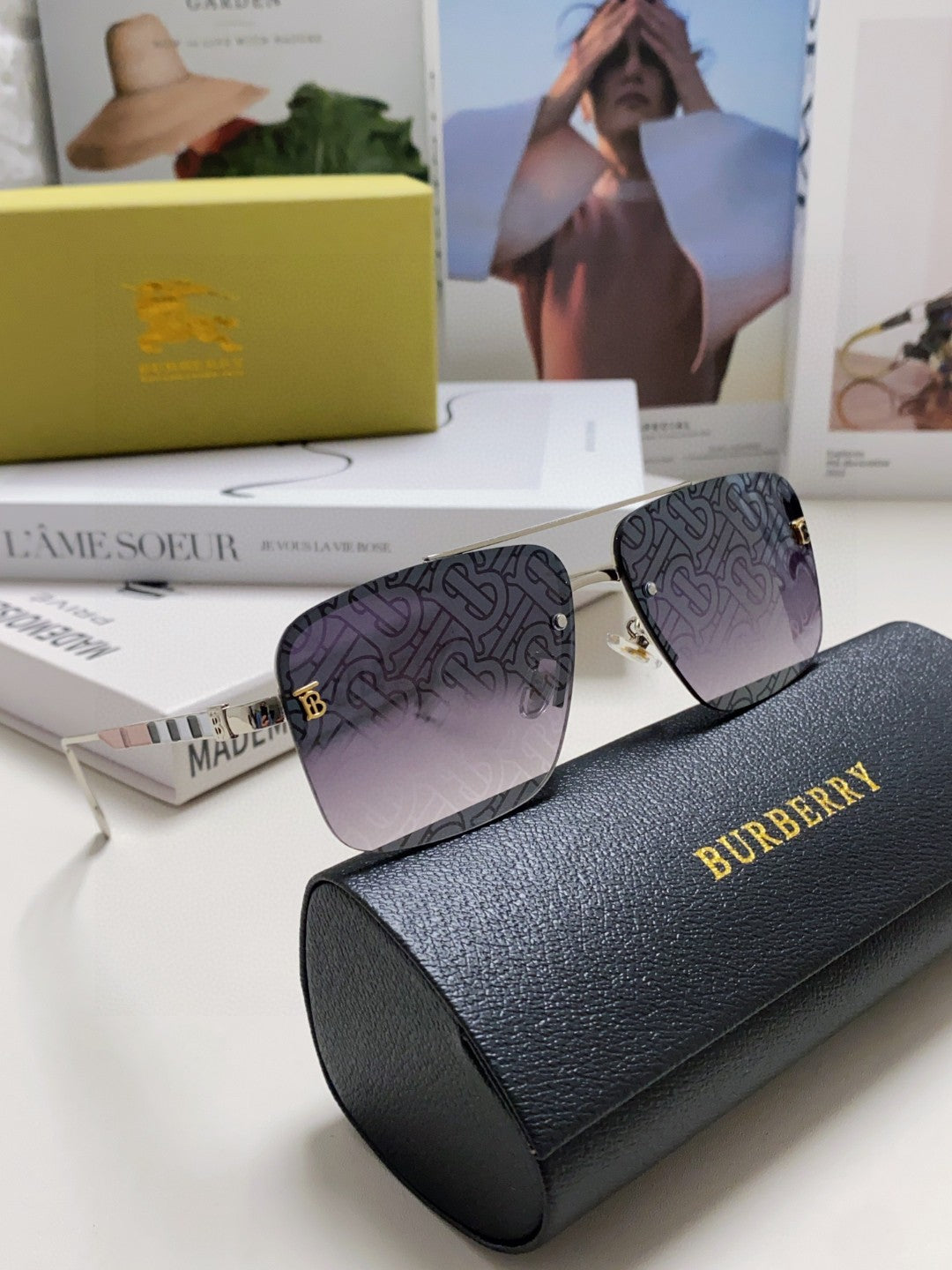 BURBERRY 26S RECTANGULAR FRAME IN METAL 424562