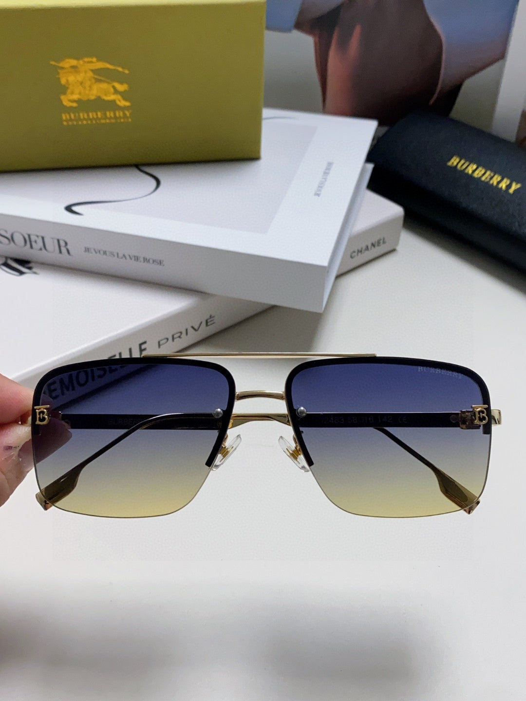BURBERRY 26S RECTANGULAR FRAME IN METAL 424563