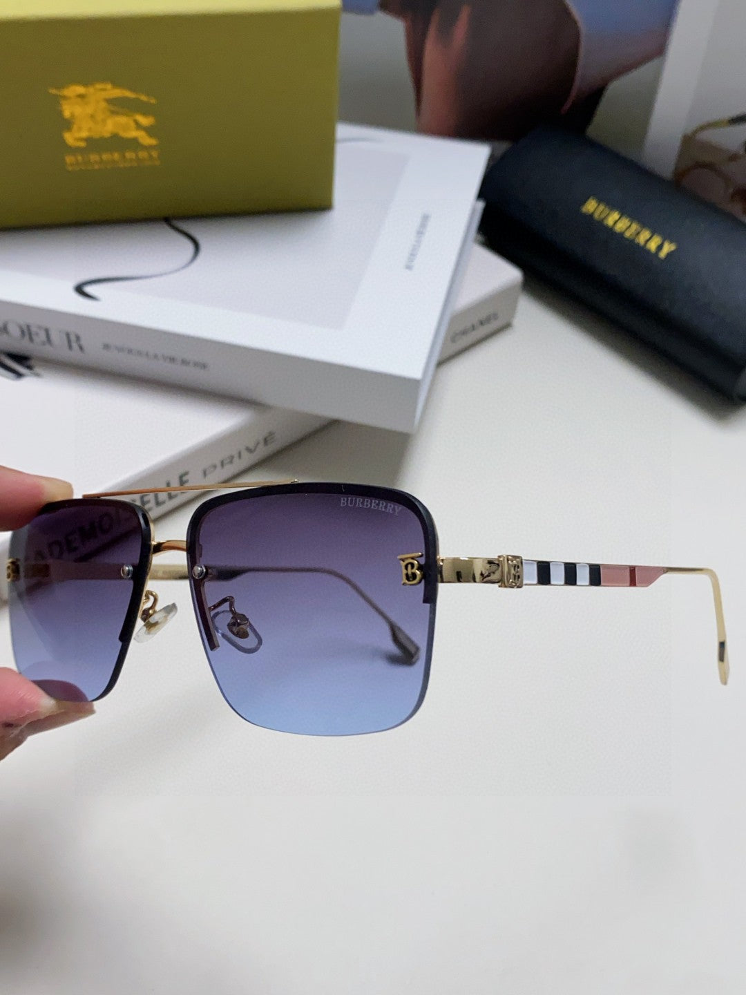 BURBERRY 26S RECTANGULAR FRAME IN METAL 424564