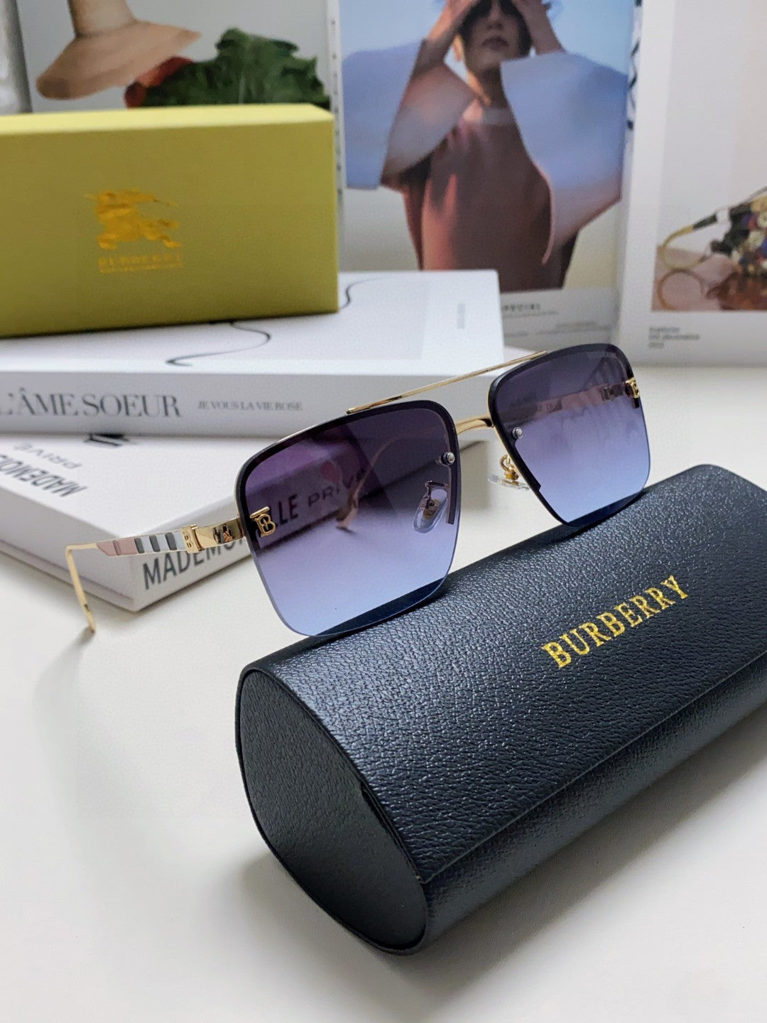 BURBERRY 26S RECTANGULAR FRAME IN METAL 424564