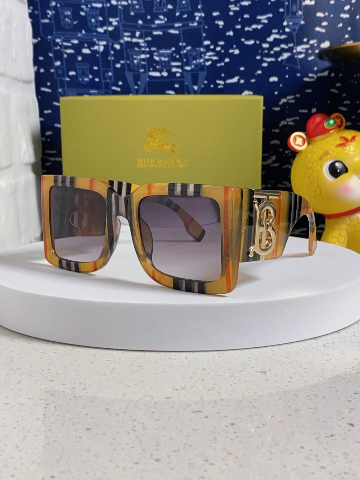 BURBERRY 26S SQUARE FRAME IN ACETATE 430889