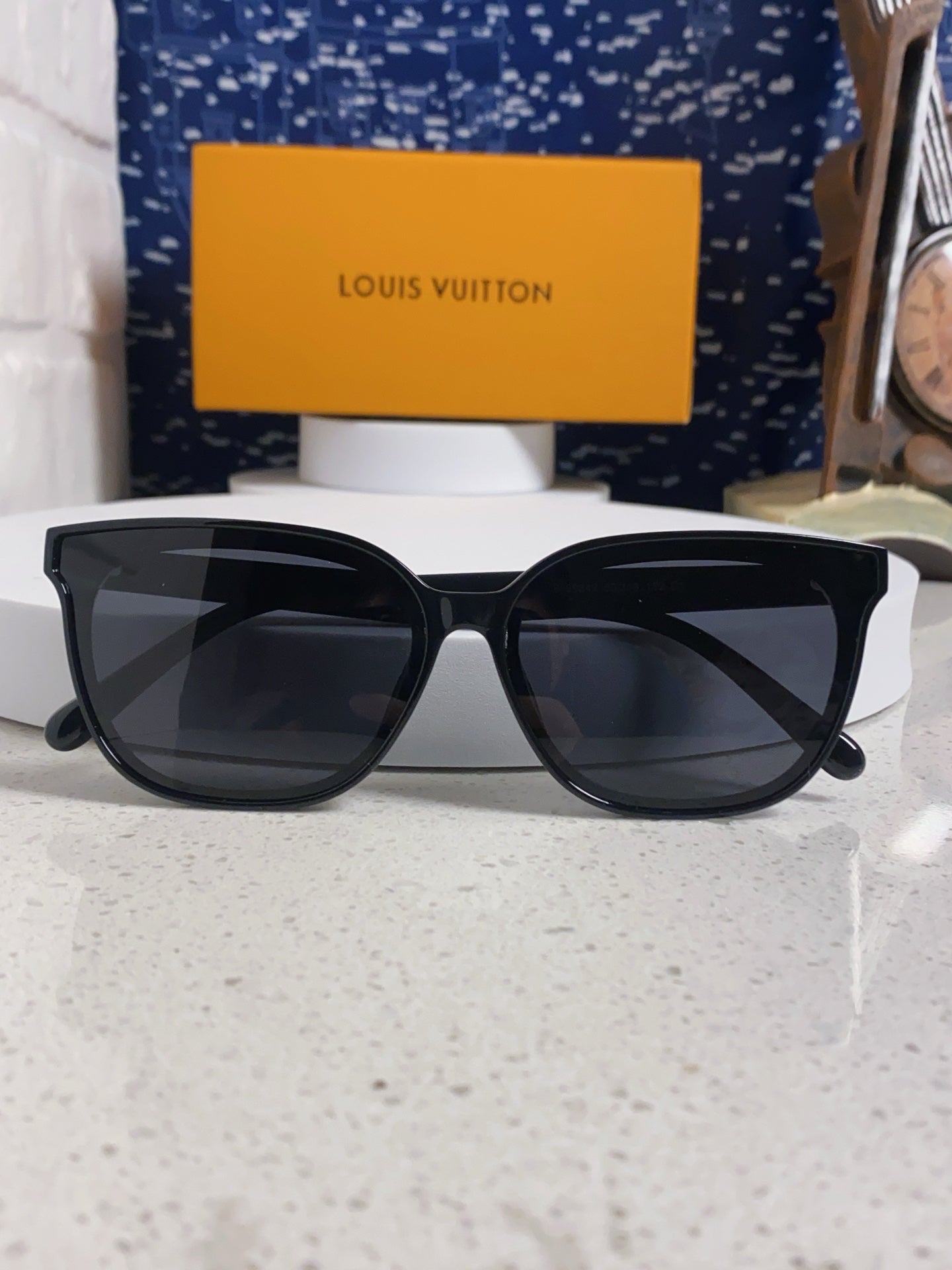 CAT EYE SUNGLASSES 571652 IN BLACK ACETATE