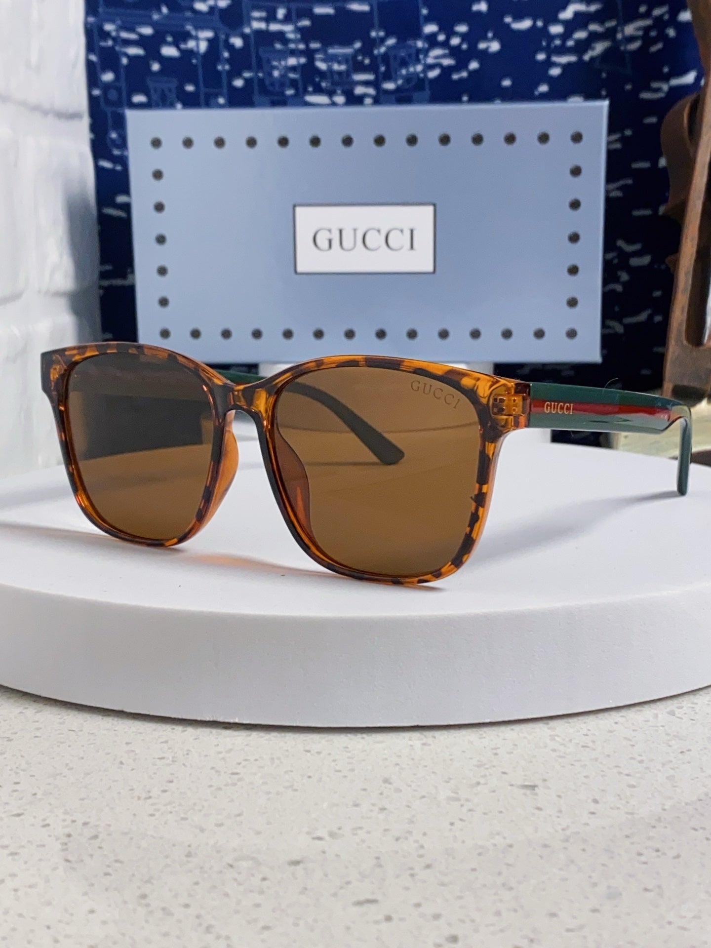 GUCCI 26S SQUARE FRAME IN ACETATE 424599