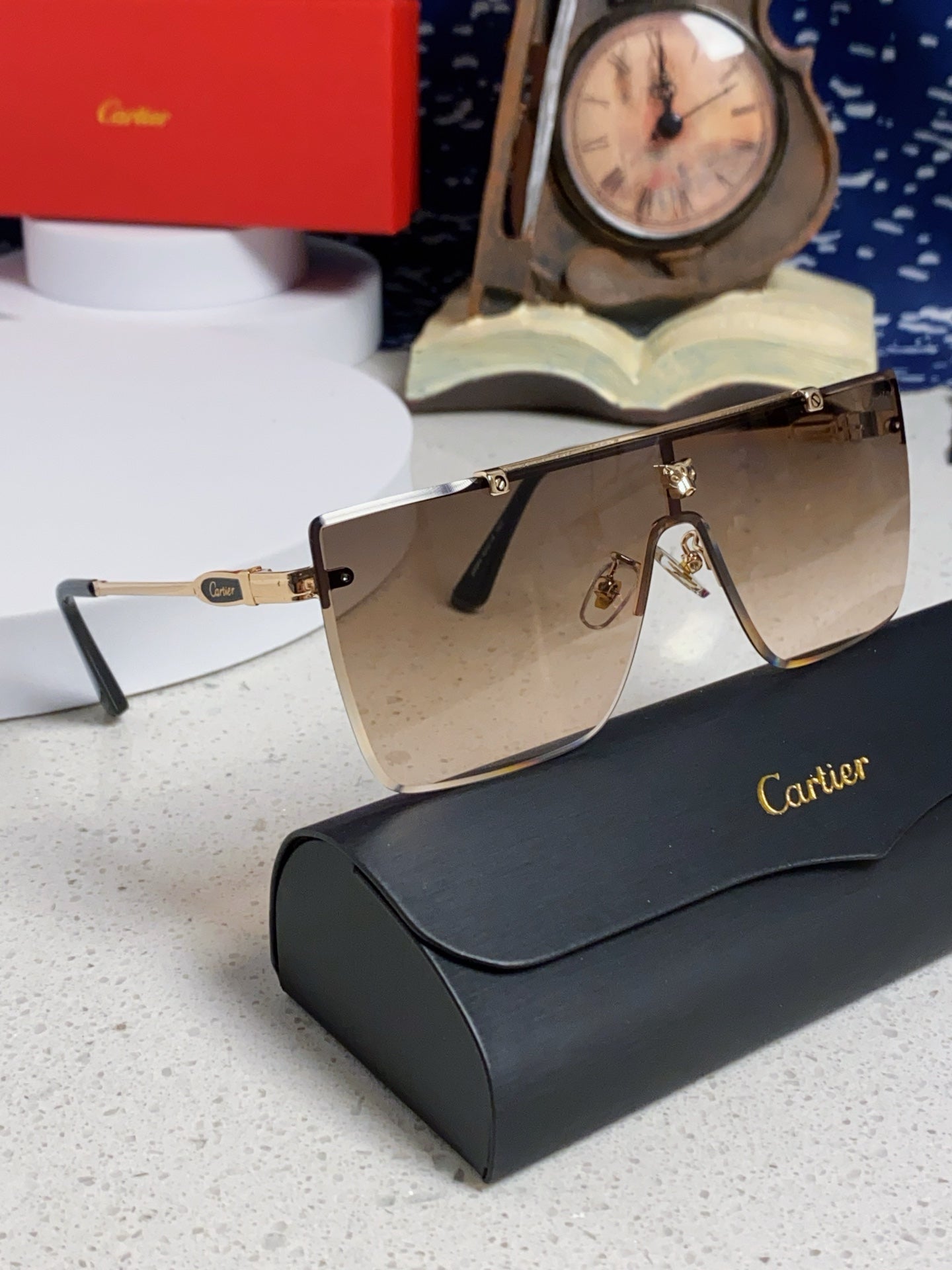 CARTIER 26S SHIELD FRAME IN METAL 441463