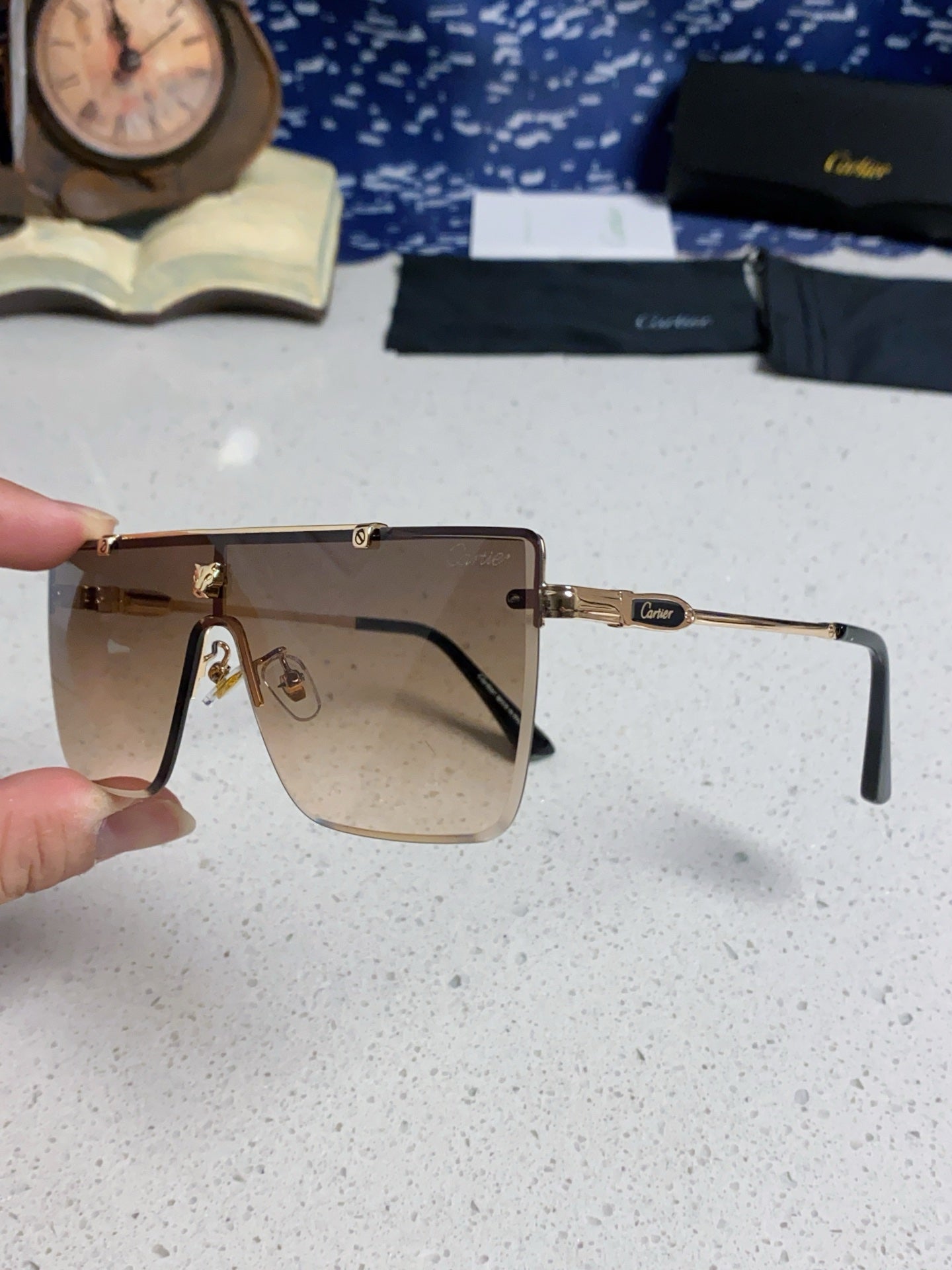 CARTIER 26S SHIELD FRAME IN METAL 441463